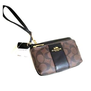 Cute Coach wristlet BRAND NEW!😍